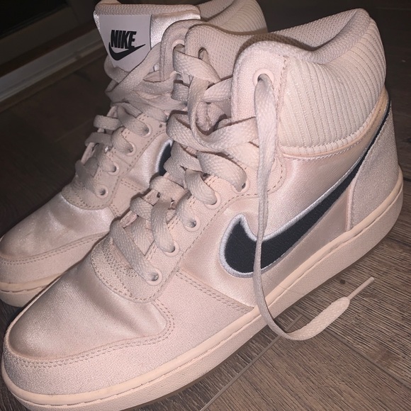 Nike Mid Rise Sneaker Cream / Guava Ice - Picture 2 of 4